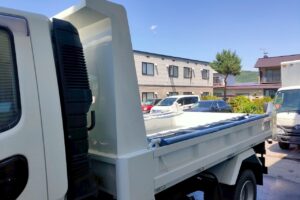 サムネイル: 平成20年　ファイター４トンダンプ　コボレーン　三方開き　車検1年付