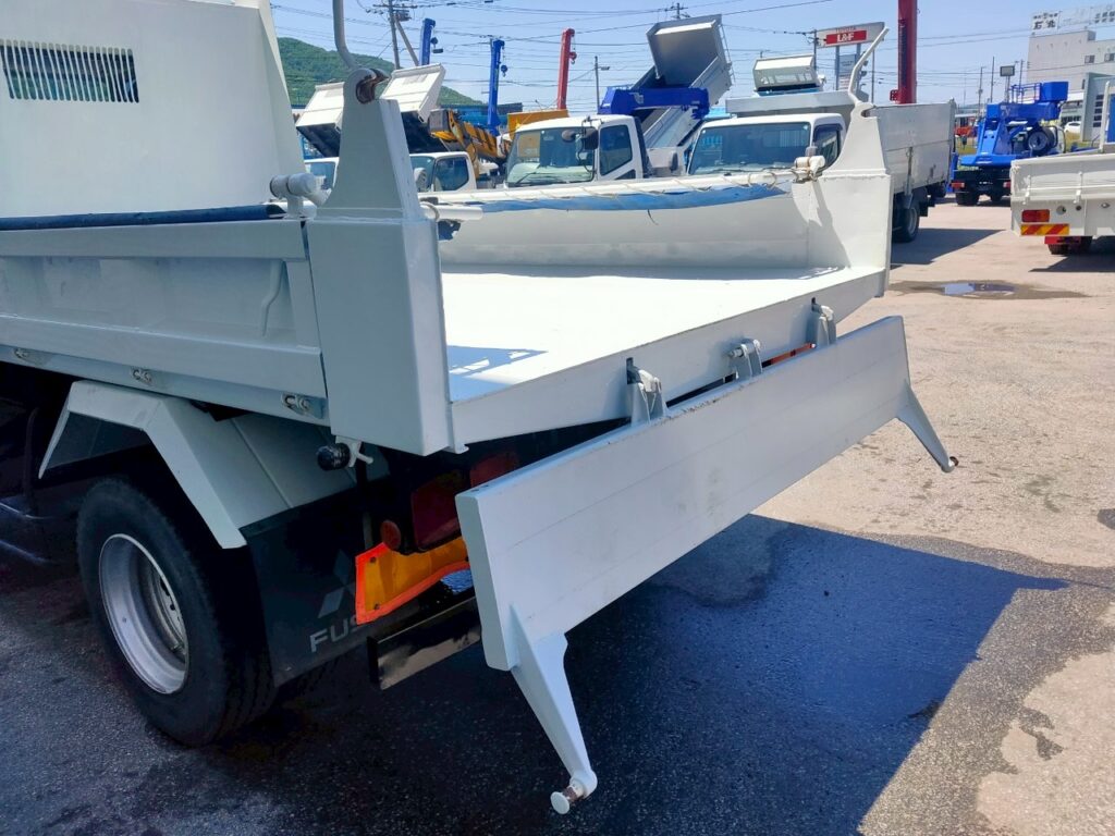 平成20年　ファイター４トンダンプ　コボレーン　三方開き　車検1年付