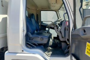サムネイル: 平成20年　ファイター４トンダンプ　コボレーン　三方開き　車検1年付
