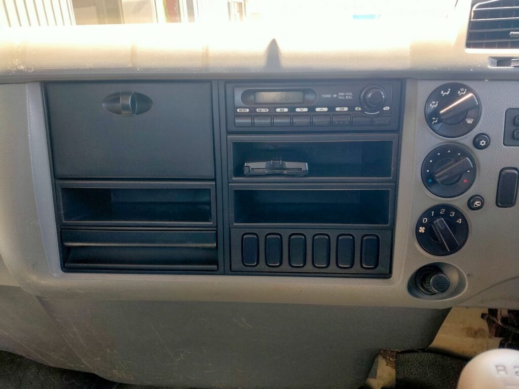 平成20年　ファイター４トンダンプ　コボレーン　三方開き　車検1年付