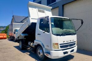 サムネイル: 平成20年　ファイター４トンダンプ　コボレーン　三方開き　車検1年付