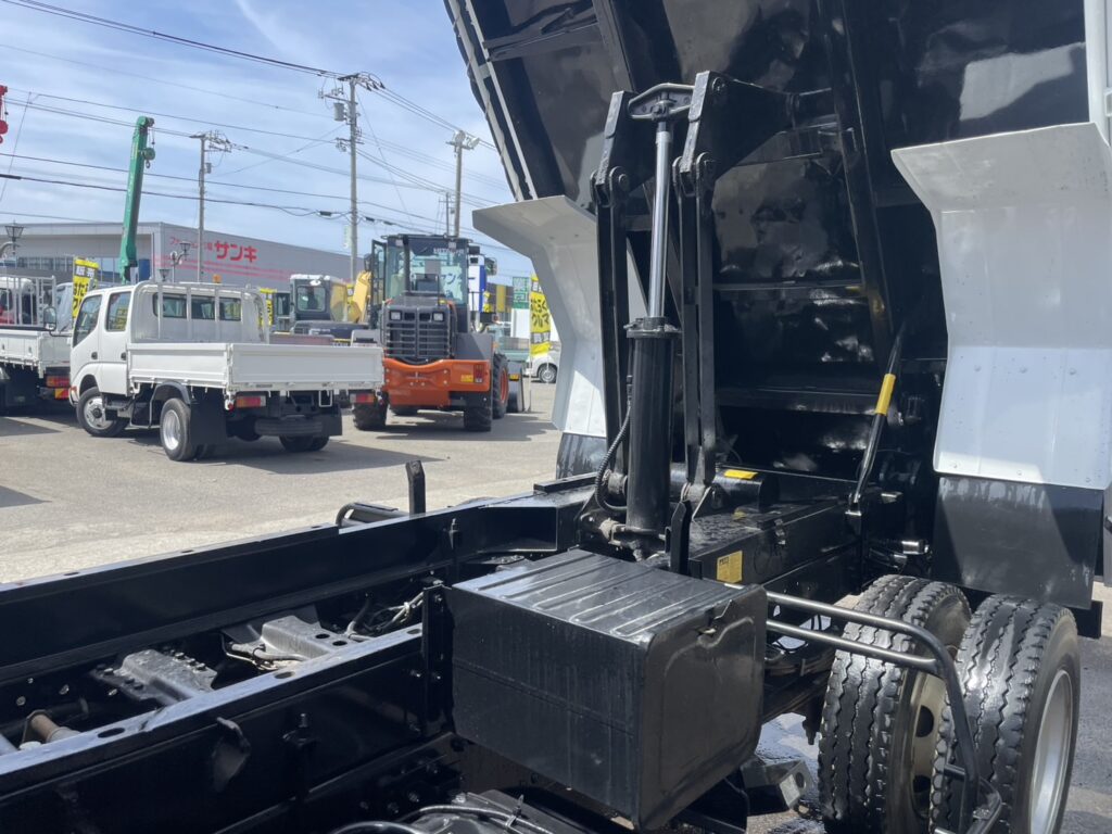 平成20年　ファイター４トンダンプ　コボレーン　三方開き　車検1年付