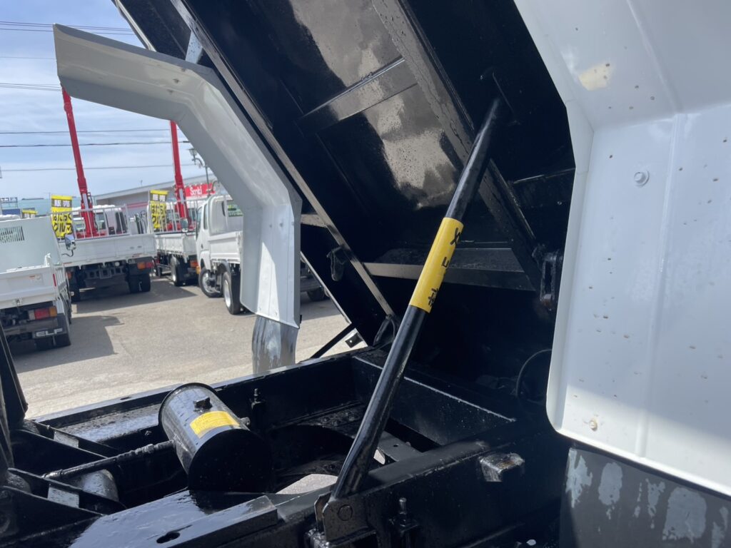 平成20年　ファイター４トンダンプ　コボレーン　三方開き　車検1年付