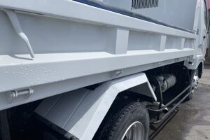サムネイル: 平成20年　ファイター４トンダンプ　コボレーン　三方開き　車検1年付