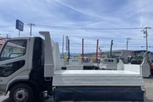サムネイル: 平成20年　ファイター４トンダンプ　コボレーン　三方開き　車検1年付