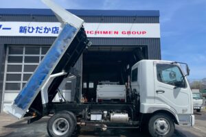 サムネイル: 平成20年　ファイター４トンダンプ　コボレーン　三方開き　車検1年付