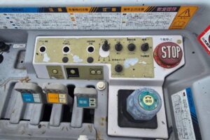 サムネイル: 平成16年　いすゞ　エルフ　14ｍ高所作業車　電工仕様（車検2年付）