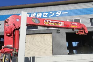 サムネイル: 平成28年　　いすゞフォワード4トン4段クレーンラジコン　★荷台塗装済み！★排気量5190㏄！★車検1年付　★ラジコン