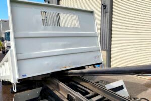 サムネイル: 平成19年　キャンター 3ｔローダーダンプ　