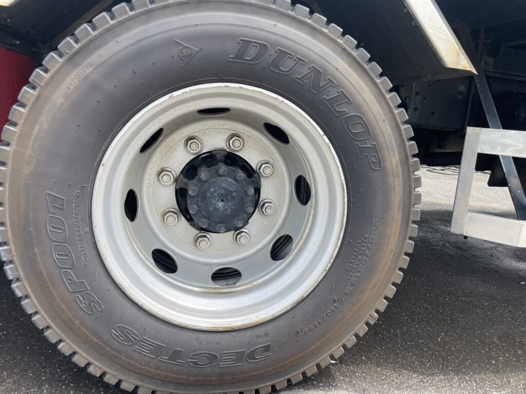 平成25年　ファイター増トン4段クレーンアルミアオリ　ラジコン　差し違いアウトリガー