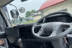 サムネイル: 平成25年　ファイター増トン4段クレーンアルミアオリ　ラジコン　差し違いアウトリガー