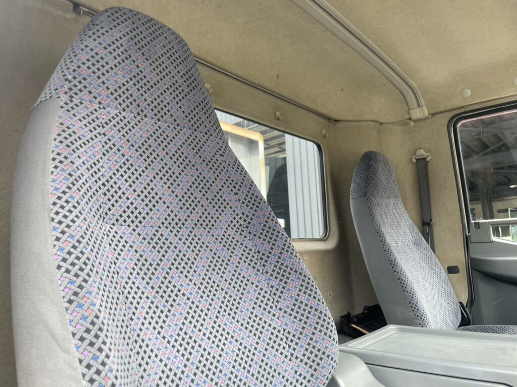 平成25年　ファイター増トン4段クレーンアルミアオリ　ラジコン　差し違いアウトリガー