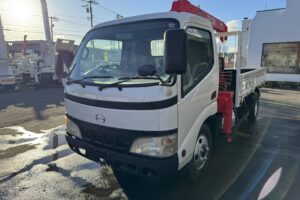 サムネイル: 平成17年　デュトロ２トン4段クレーンロング ラジコン・フックイン 全塗装済み