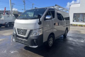 令和１年　NV350キャラバンバン　ロングDXターボ　４WD　ルーフキャリア付　ディーゼル　６人乗　車検1年付　リヤヒーター