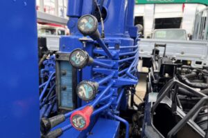 サムネイル: 平成29年　UD　コンドル　増トン４段クレーン　ロングジャッキ　ラジコン・ウィンチ・ベッド付（車検令和7年9月）
