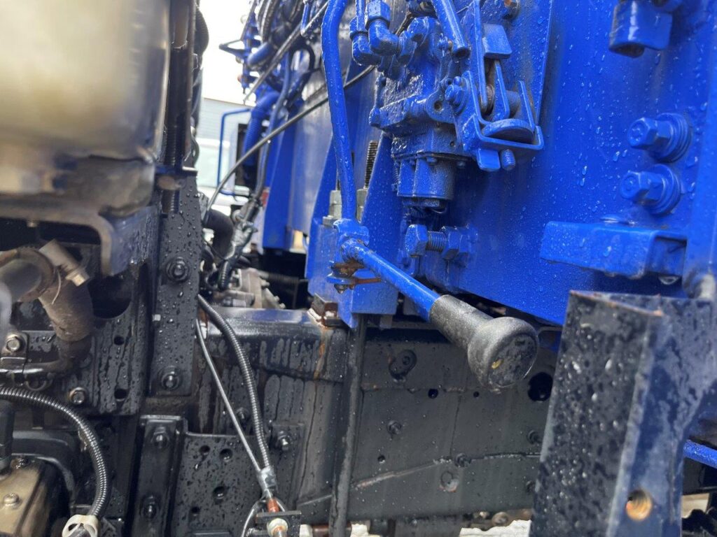 平成29年　UD　コンドル　増トン４段クレーン　ロングジャッキ　ラジコン・ウィンチ・ベッド付（車検令和7年9月）