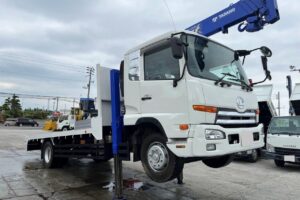 サムネイル: 平成29年　UD　コンドル　増トン４段クレーン　ロングジャッキ　ラジコン・ウィンチ・ベッド付（車検令和7年9月）