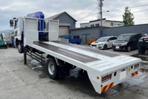 サムネイル: 平成29年　UD　コンドル　増トン４段クレーン　ロングジャッキ　ラジコン・ウィンチ・ベッド付（車検令和7年9月）