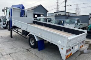 サムネイル: 平成21年　いすゞ　フォワード　４トン４段クレーン　ロングジャッキ・フックイン・ラジコン付（車検令和7年12月）