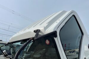 サムネイル: 平成21年　いすゞ　フォワード　４トン４段クレーン　ロングジャッキ・フックイン・ラジコン付（車検令和7年12月）