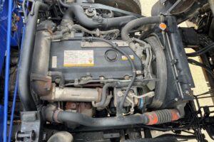 サムネイル: 平成21年　いすゞ　フォワード　４トン４段クレーン　ロングジャッキ・フックイン・ラジコン付（車検令和7年12月）