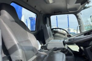 サムネイル: 平成21年　いすゞ　フォワード　４トン４段クレーン　ロングジャッキ・フックイン・ラジコン付（車検令和7年12月）