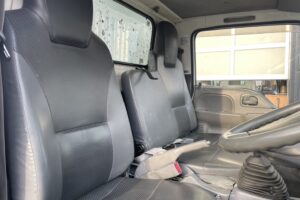 サムネイル: 平成25年　エルフ2.85トンダンプ　４WD 荷台塗装済み　車検令和7年12月