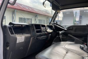 サムネイル: 平成25年　エルフ2.85トンダンプ　４WD 荷台塗装済み　車検令和7年12月