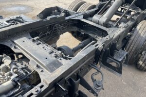 サムネイル: 平成25年　エルフ2.85トンダンプ　４WD 荷台塗装済み　車検令和7年12月