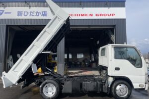 サムネイル: 平成25年　エルフ2.85トンダンプ　４WD 荷台塗装済み　車検令和7年12月