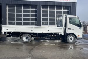 サムネイル: 平成23年　デュトロ２トン平ワイドロング　全塗装済み　車検1年付