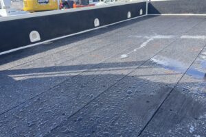 サムネイル: 平成23年　デュトロ２トン平ワイドロング　全塗装済み　車検1年付