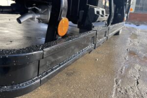 サムネイル: 平成23年　デュトロ２トン平ワイドロング　全塗装済み　車検1年付