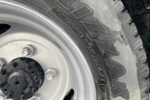 サムネイル: 平成23年　デュトロ２トン平ワイドロング　全塗装済み　車検1年付
