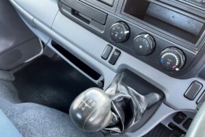 サムネイル: 平成28年　三菱　キャンター　２トン平　ロング・全低床・軽々ゲート付（車検令和7年6月）