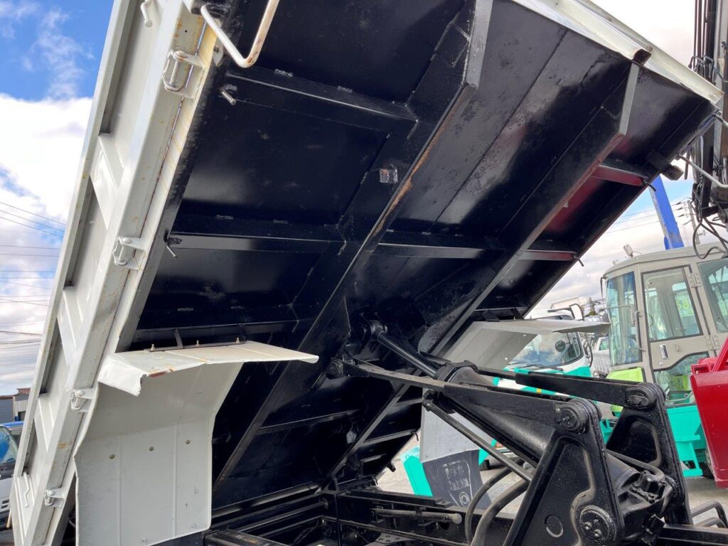平成16年　三菱　ファイター　４トンヒアブダンプ　土砂禁（車検令和7年10月）