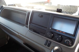 サムネイル: 平成30年　アトラス2ｔ平　★ワイドロング　★車検１年付　★特殊シフター