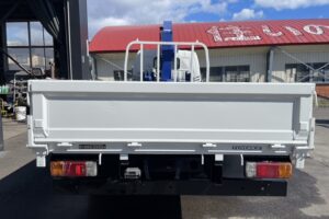 サムネイル: 平成23年　デュトロ３トン４段クレーンロング ラジコン・フックイン　荷台・下廻り塗装済み