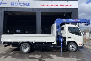 サムネイル: 平成23年　デュトロ３トン４段クレーンロング ラジコン・フックイン　荷台・下廻り塗装済み