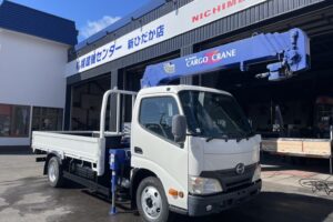 サムネイル: 平成23年　デュトロ３トン４段クレーンロング ラジコン・フックイン　荷台・下廻り塗装済み