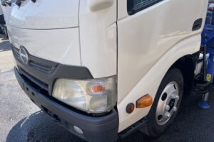 サムネイル: 平成23年　デュトロ３トン４段クレーンロング ラジコン・フックイン　荷台・下廻り塗装済み