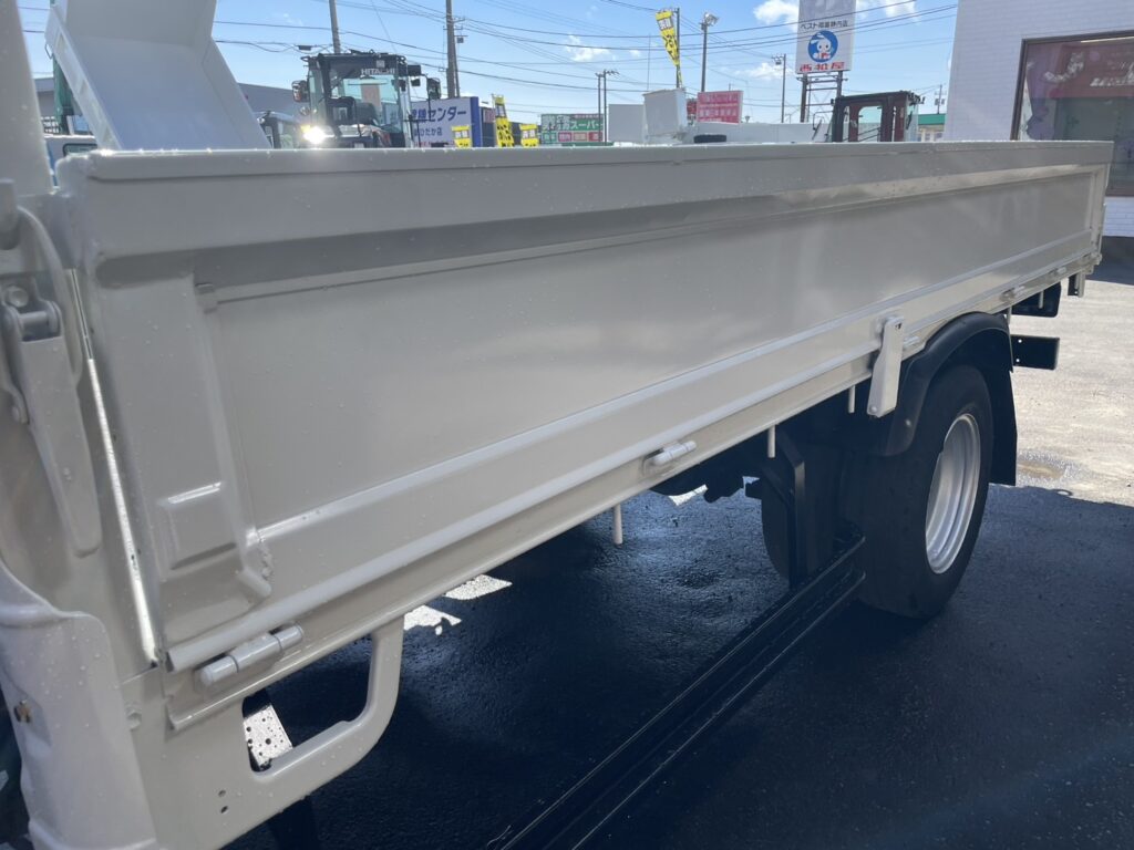 平成23年　デュトロ３トン４段クレーンロング ラジコン・フックイン　荷台・下廻り塗装済み
