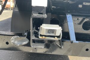 サムネイル: 平成23年　デュトロ３トン４段クレーンロング ラジコン・フックイン　荷台・下廻り塗装済み