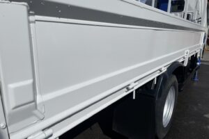 サムネイル: 平成23年　デュトロ３トン４段クレーンロング ラジコン・フックイン　荷台・下廻り塗装済み