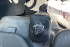 サムネイル: 平成23年　デュトロ３トン４段クレーンロング ラジコン・フックイン　荷台・下廻り塗装済み