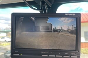 サムネイル: 平成23年　デュトロ３トン４段クレーンロング ラジコン・フックイン　荷台・下廻り塗装済み