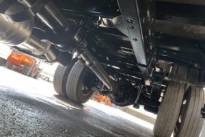サムネイル: 平成23年　デュトロ３トン４段クレーンロング ラジコン・フックイン　荷台・下廻り塗装済み