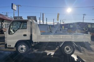 サムネイル: 平成23年　エルフ２トンダンプ　全塗装済み　車検1年付　コボレーン　フル装備　ETC　５MT