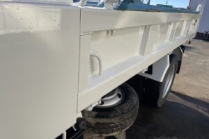 サムネイル: 平成23年　エルフ２トンダンプ　全塗装済み　車検1年付　コボレーン　フル装備　ETC　５MT