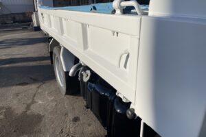 サムネイル: 平成23年　エルフ２トンダンプ　全塗装済み　車検1年付　コボレーン　フル装備　ETC　５MT